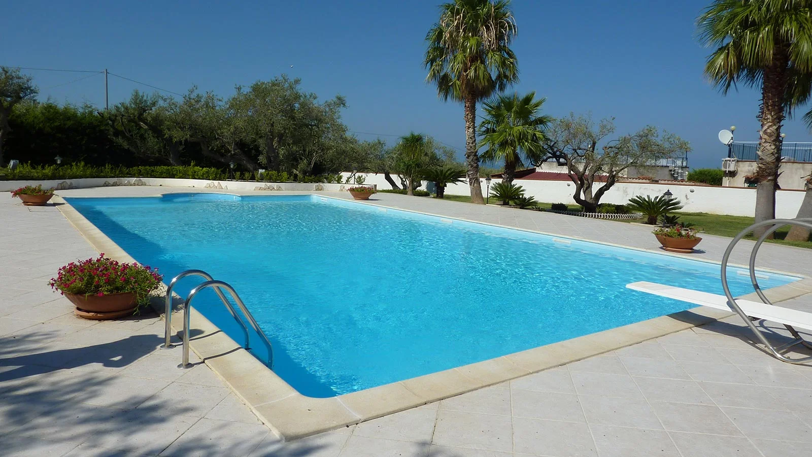 CONCESSIONE PISCINE_- Avviso pubblicazione bando