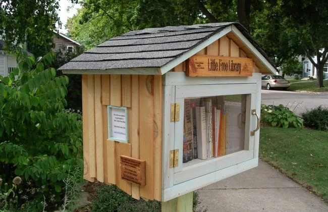 MANIFESTAZIONE DI INTERESSE REALIZZAZIONE BIBLIOTECA DIFFUSA DI USSANA “SA DOMIXEDDA DE IS LIBRUS” Piga unu libru, lassa unu libru